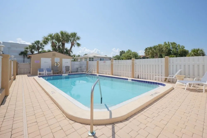 Pool 12 of 17