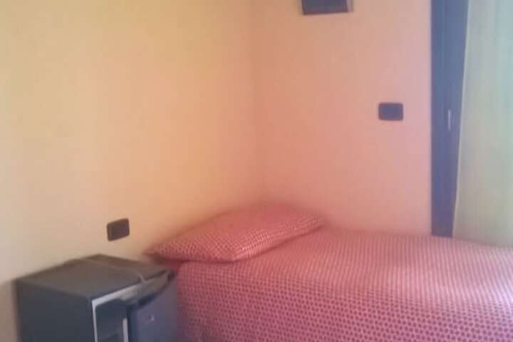 Room 9 of 36