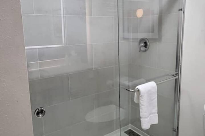 Room 10 of 27