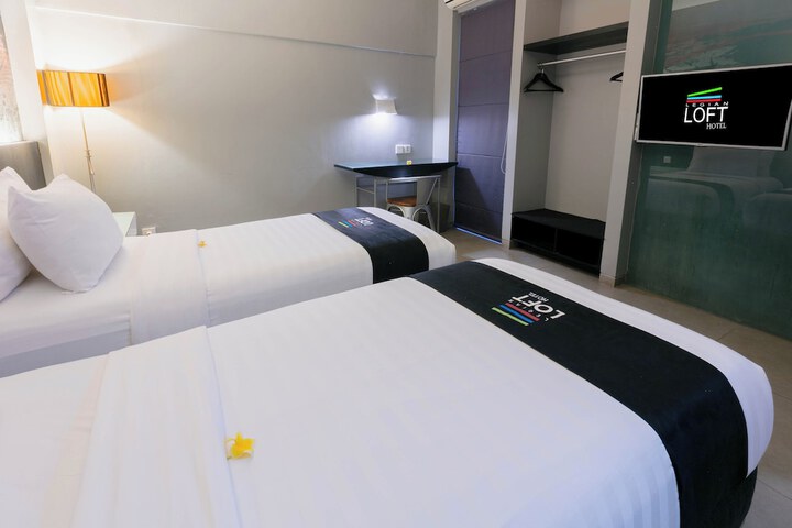 Room 16 of 36