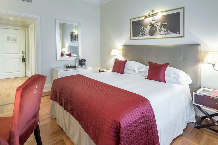 Room 32 of 100