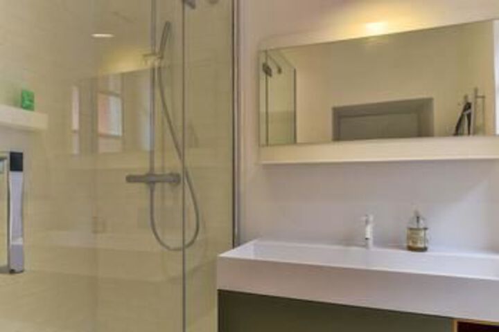Room 2 of 30