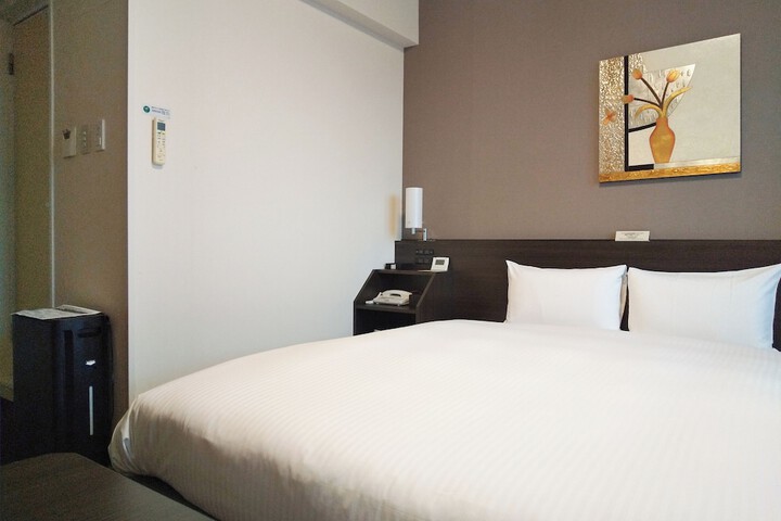 Room 18 of 35