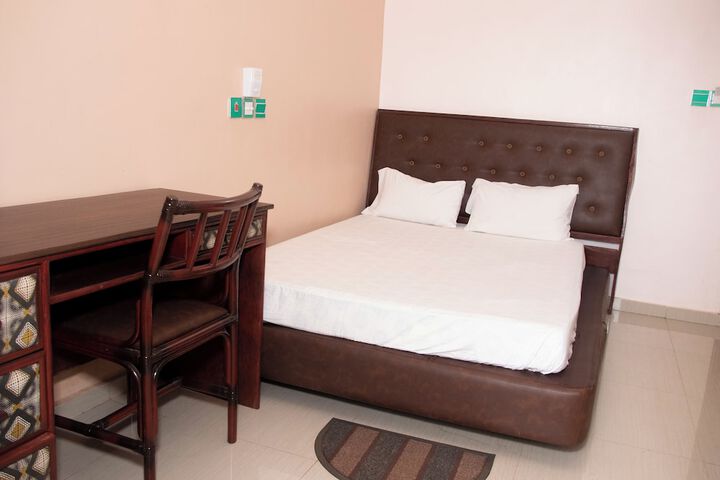 Room 4 of 50