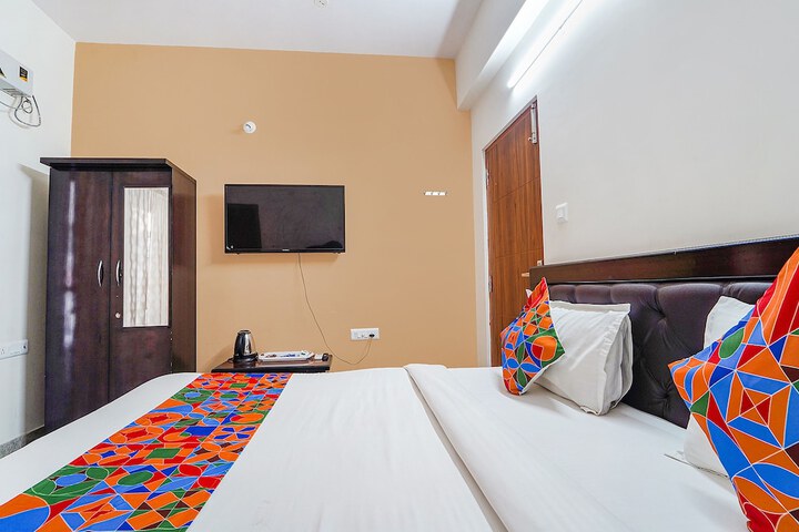 Room 12 of 32
