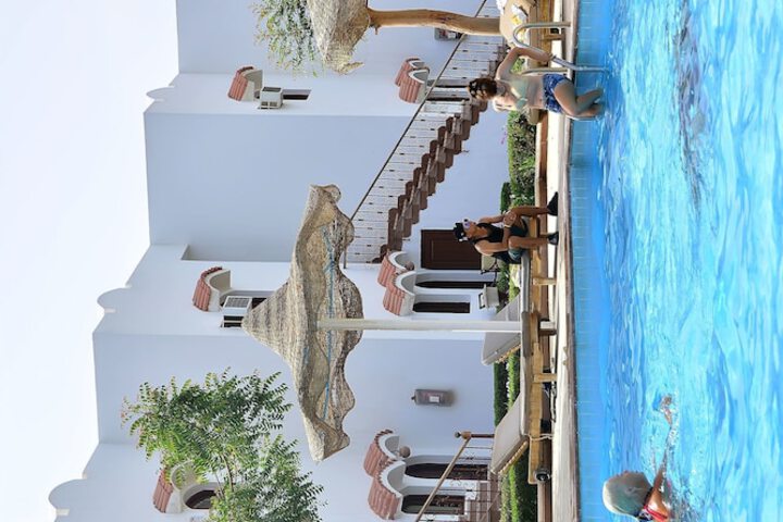 Pool 33 of 42