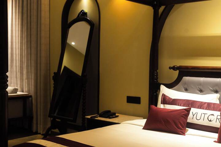 Room 2 of 22
