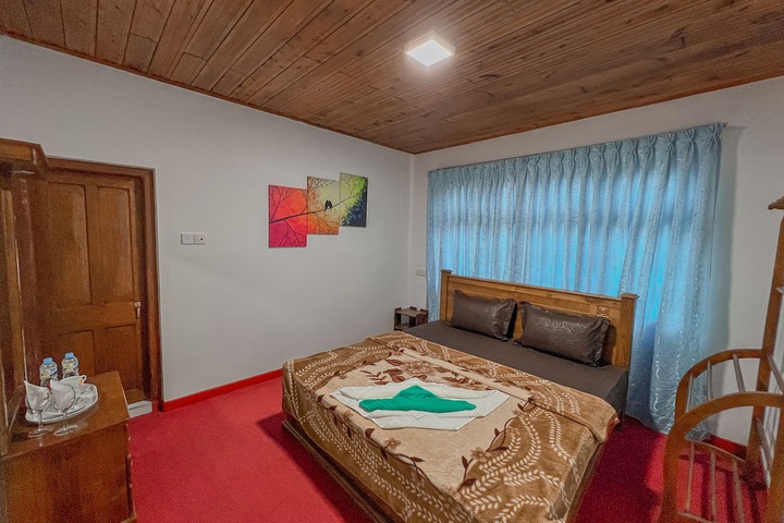 Room 2 of 16