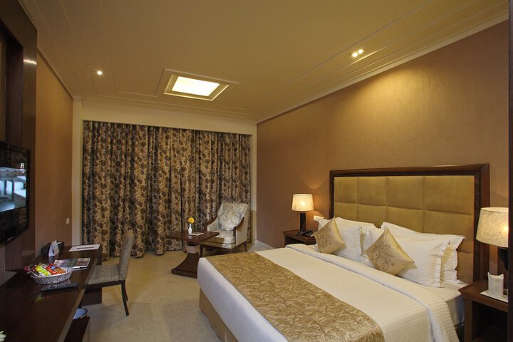 Room 12 of 40
