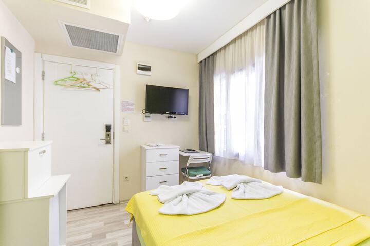Room 18 of 30