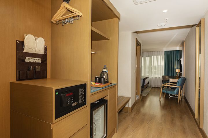 Room 9 of 70