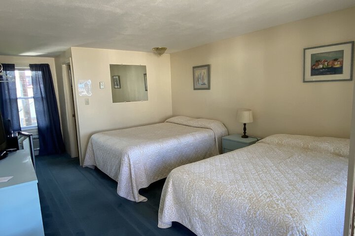 Room 12 of 84