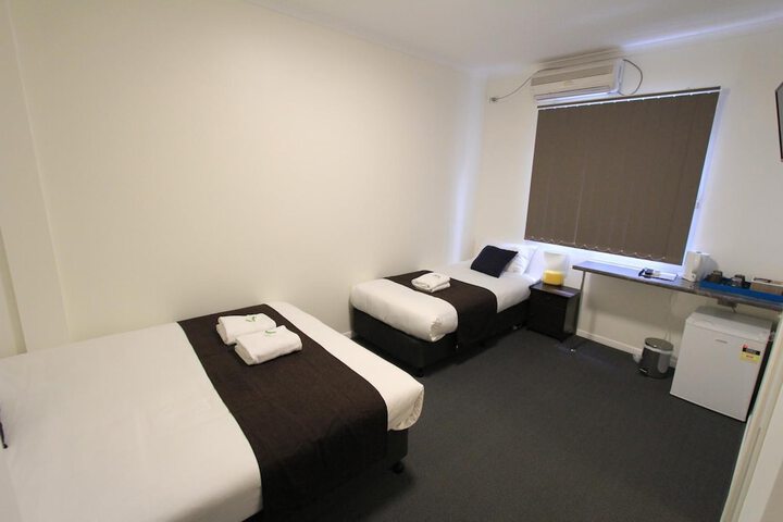 Room 12 of 73