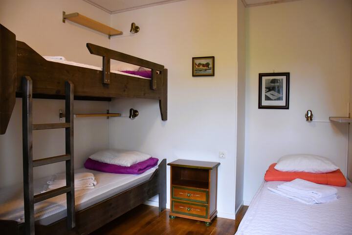 Room 34 of 81
