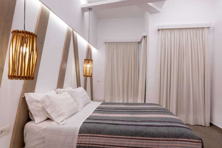 Room 13 of 205