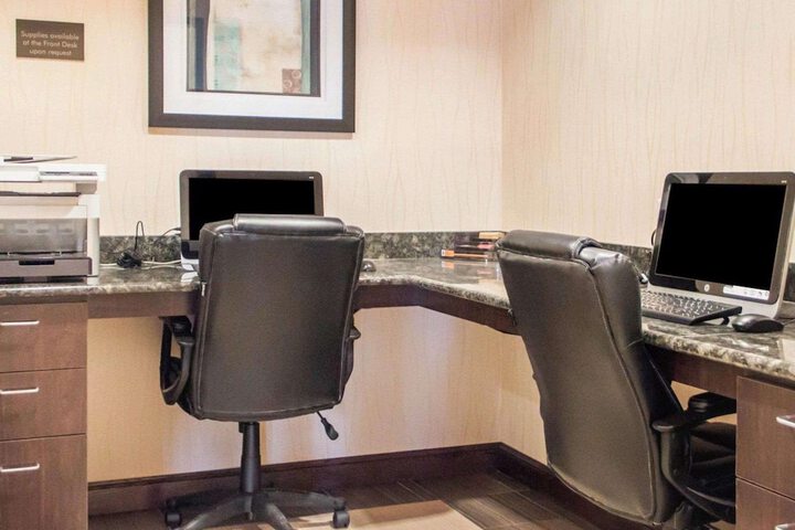 Business Center 36 of 38