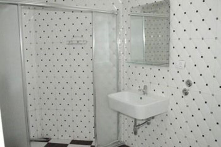 Room 6 of 52