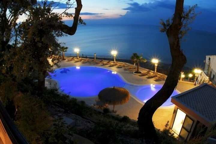Pool Hotel