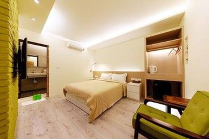 Room 19 of 25