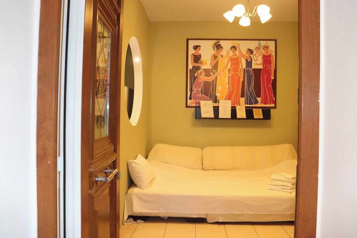 Room 27 of 66