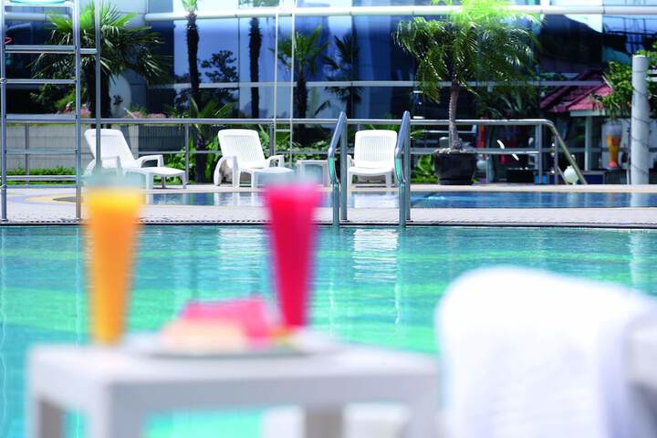 Pool Hotel