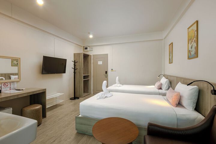 Room 26 of 90