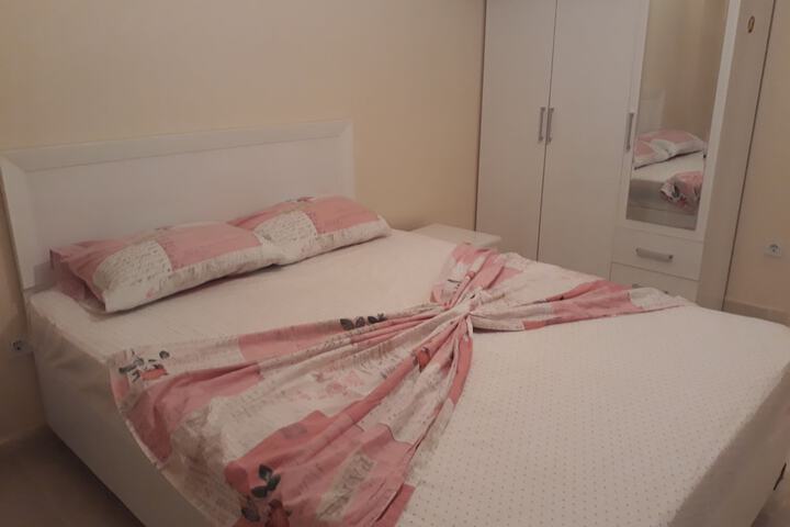 Room 3 of 48