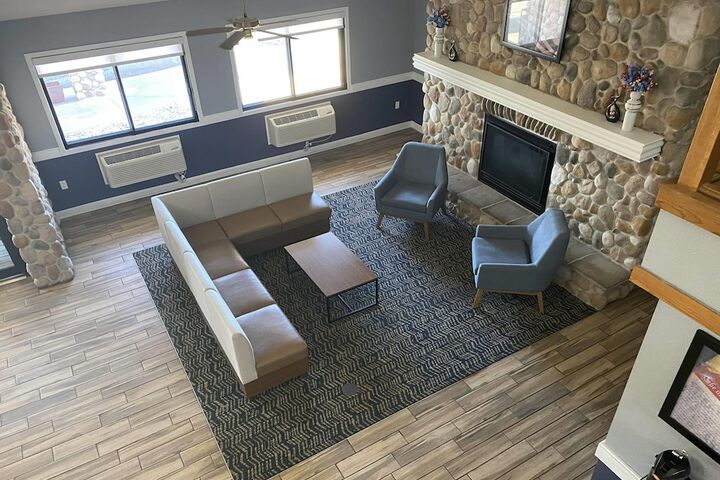 Entrance & Lobby