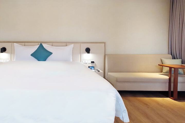 Room 3 of 22