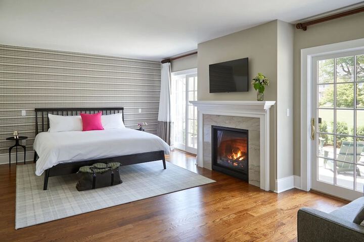 Room 3 of 27