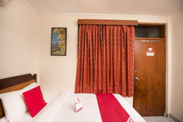 Room 25 of 43