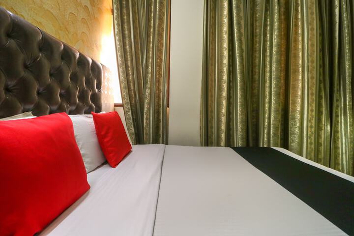 Room 4 of 17