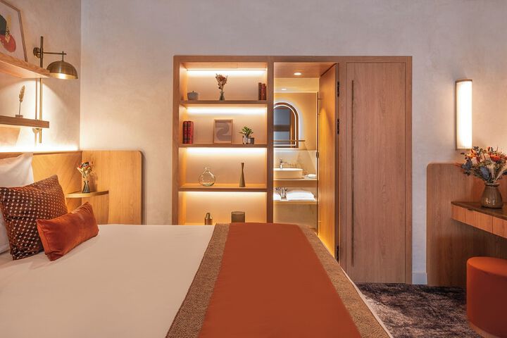Room 20 of 156