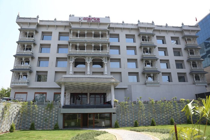 Hotel 6 of 93
