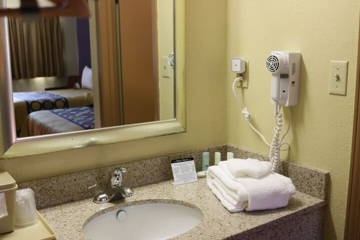 Bathroom sink