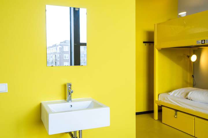 Room 30 of 53