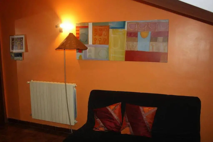 Room 4 of 16