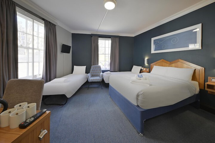 Room 18 of 36