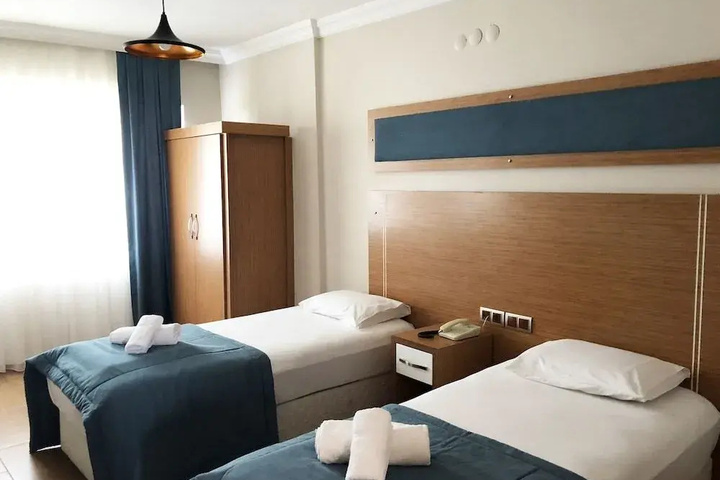 Room 7 of 24