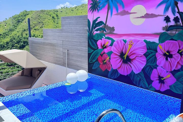 Pool 43 of 77