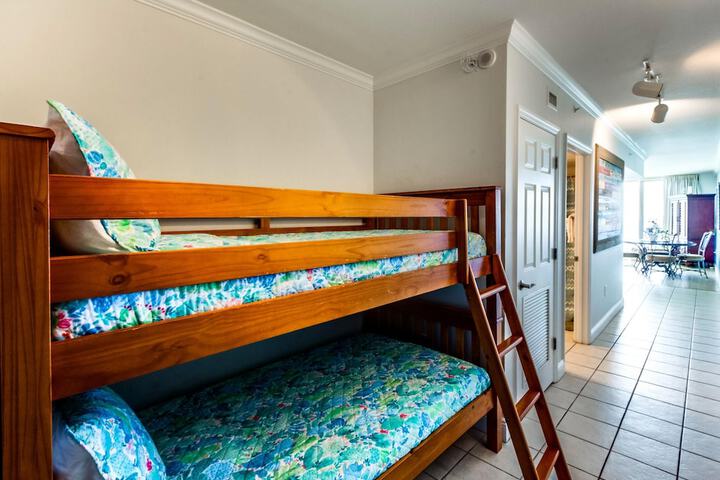 Room 13 of 142
