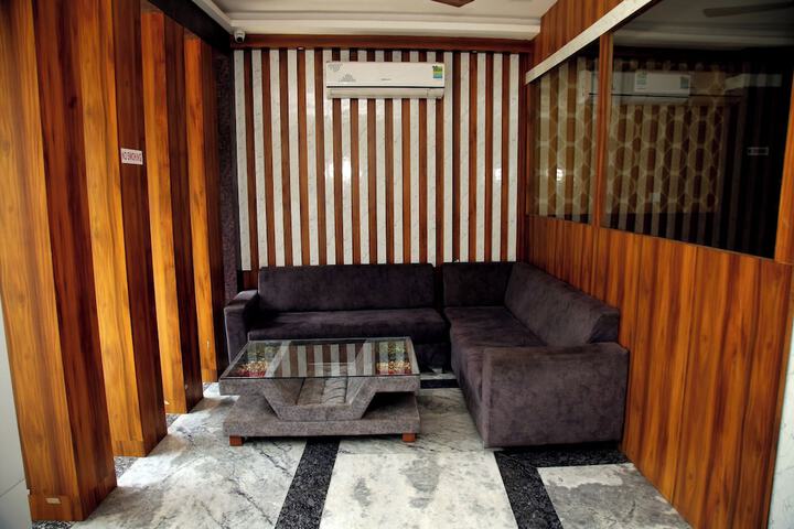 Room 21 of 37