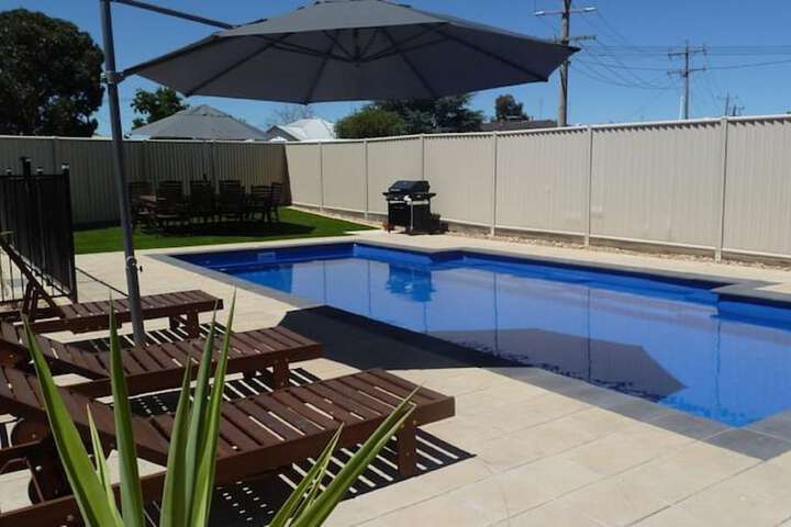 Hotel Pool