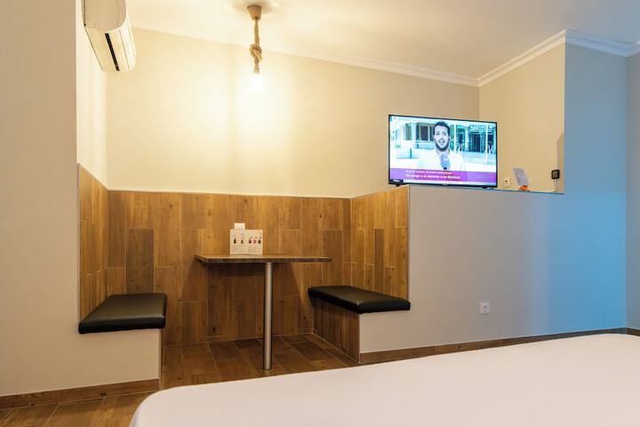 Room 50 of 79