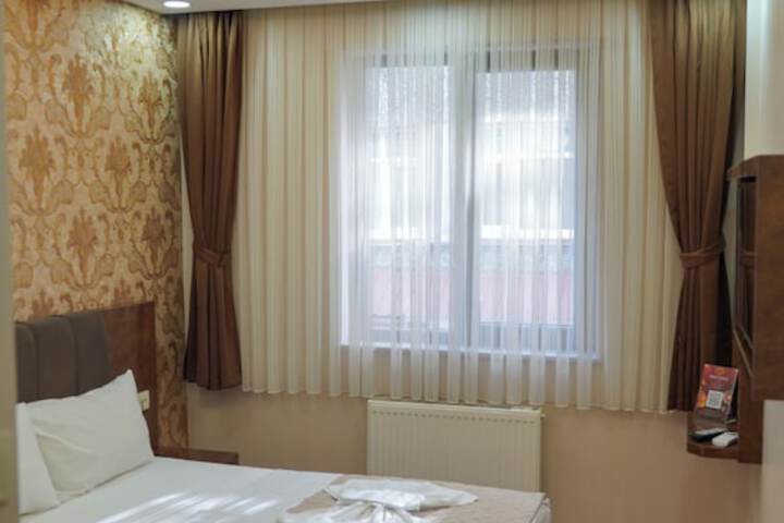 Room 8 of 31
