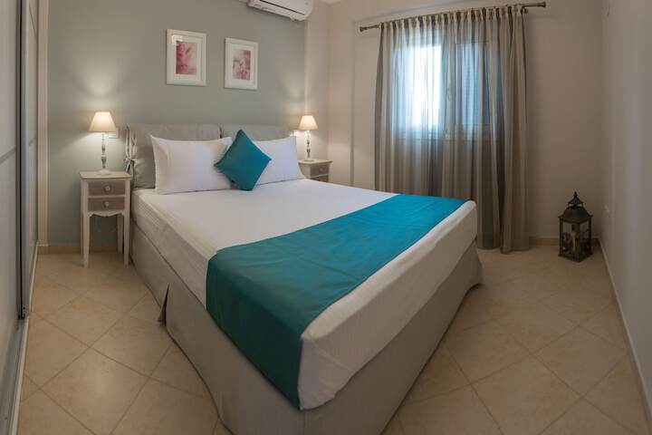 Room 4 of 27
