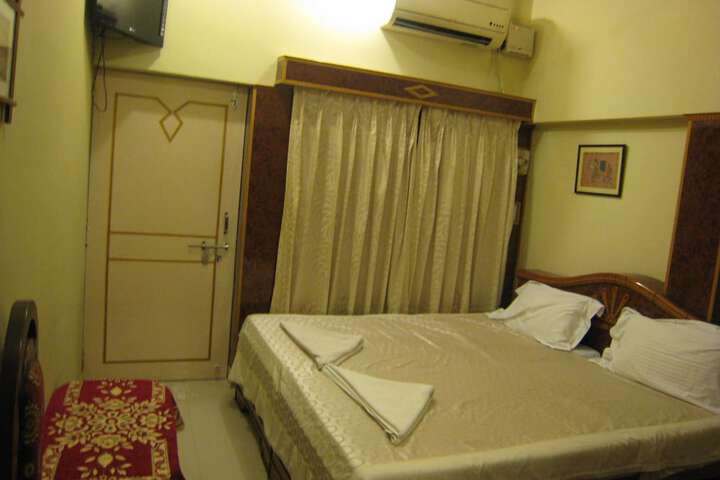 Room 22 of 38