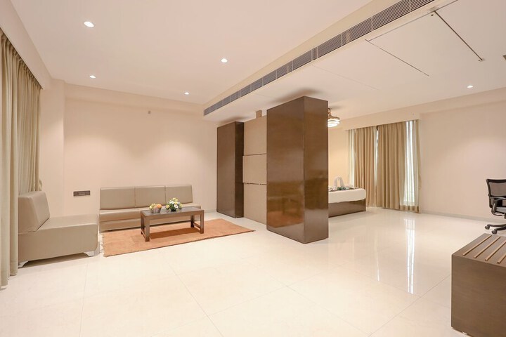 Room 13 of 42