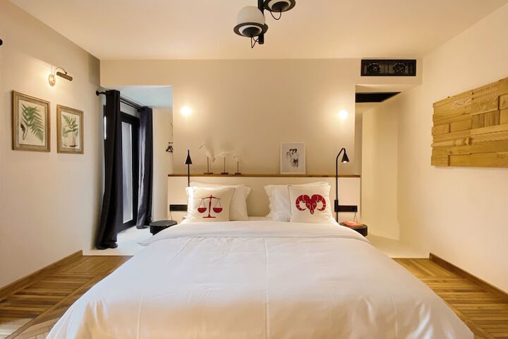 Room 11 of 190