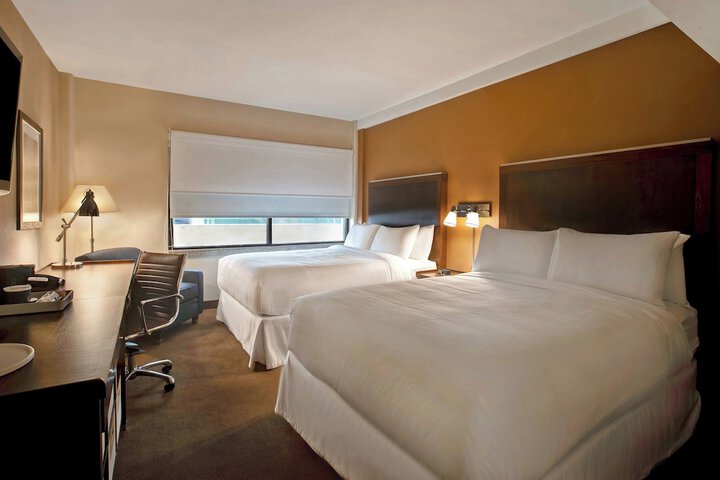 Room 32 of 95